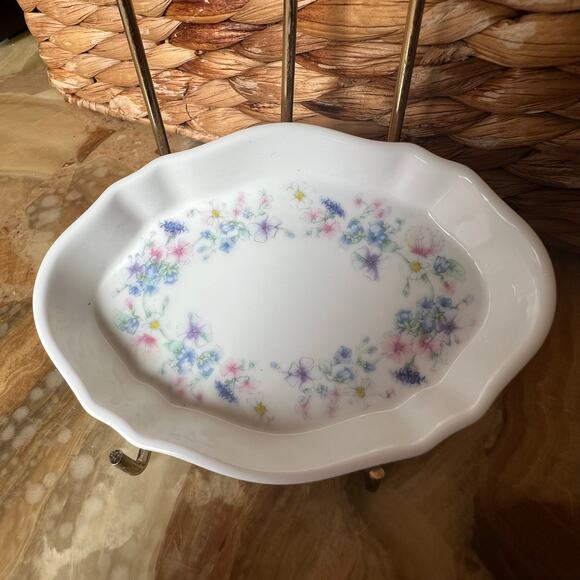 Wedgewood “Angela” Soap Dish - Picture 1 of 4